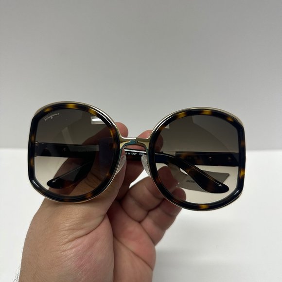 Salvatore Ferragamo Tortoise / Brown Gradient 52mm Ladies Sunglasses SF719S 238 - Picture 1 of 6